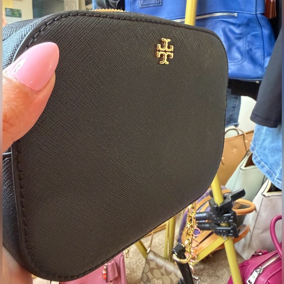 Tory Burch Emerson Round Crossbody Black Saffiano Gold Chain with tag - Picture 12 of 15
